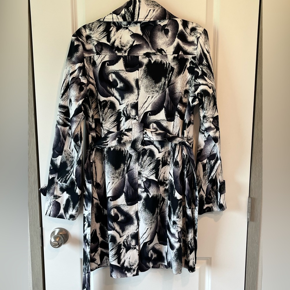 Calessa Women's Large Floral Black White Trench Coat Long Jacket - Picture 2 of 5